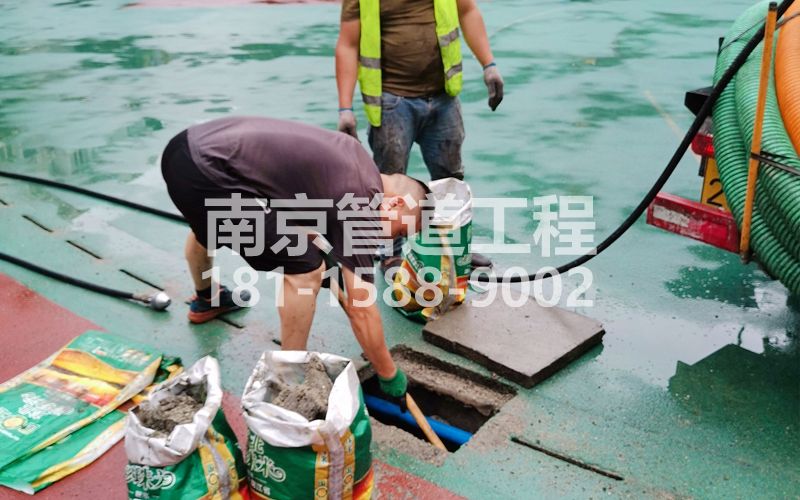 218察哈尔路管道清淤