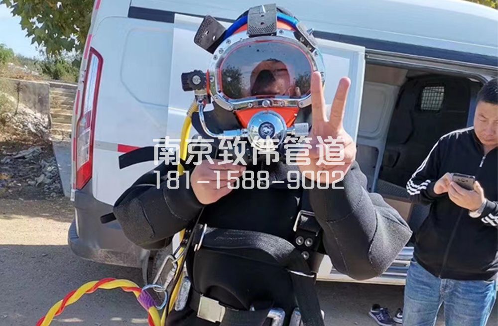 356察哈尔路沉淀池清底